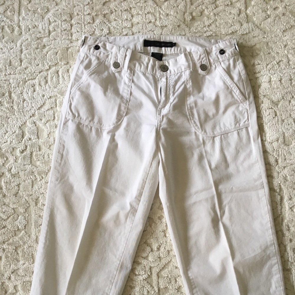 White Calvin Klein Capri pants.. size 8..